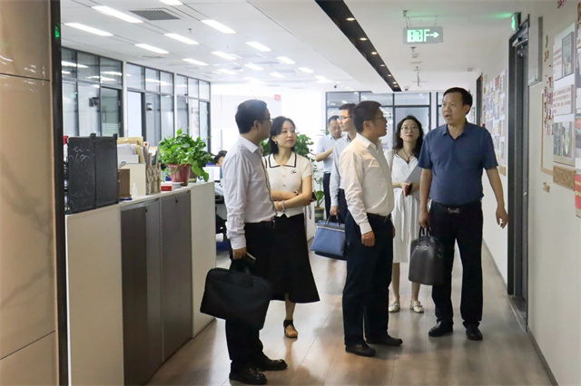 苏州高新区党工委副书记、政法委书记吴琦调研江苏政纬律师事务所